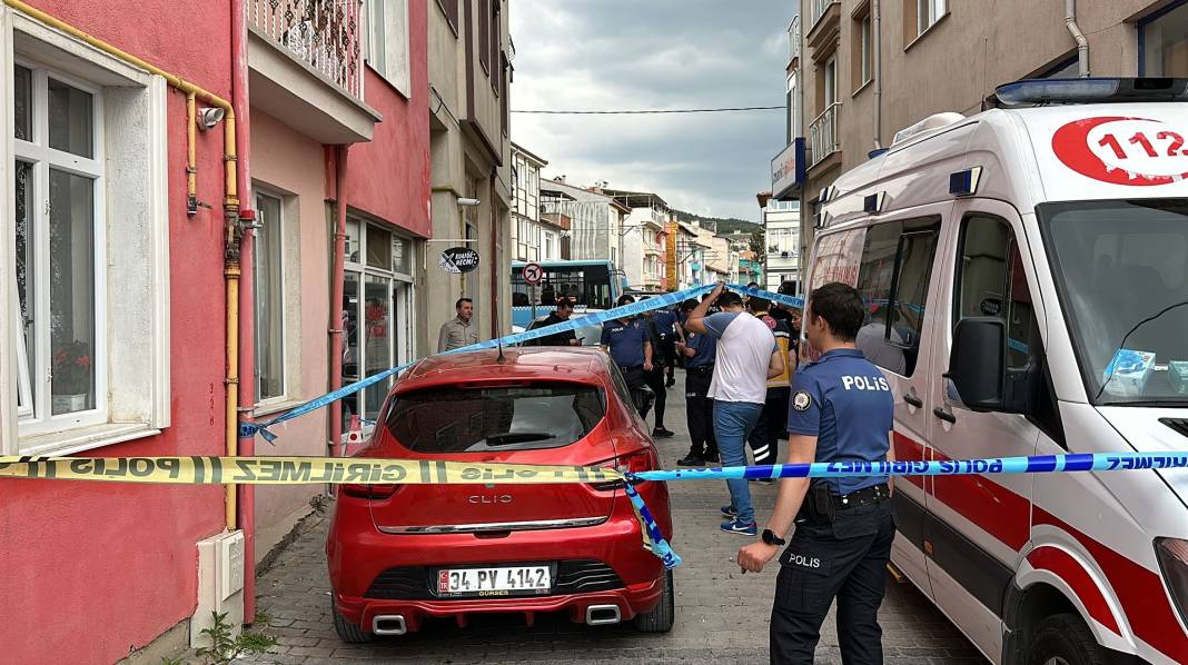 Eşiyle ilgili dedikodu yaptığını iddia ettiği kuaför ve müşterisini tüfekle vurdu 1